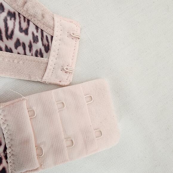 Victoria's Secret Padded No Wire Bra Size 34DDD Pink Leopard Print Push Up Sexy - Picture 7 of 15